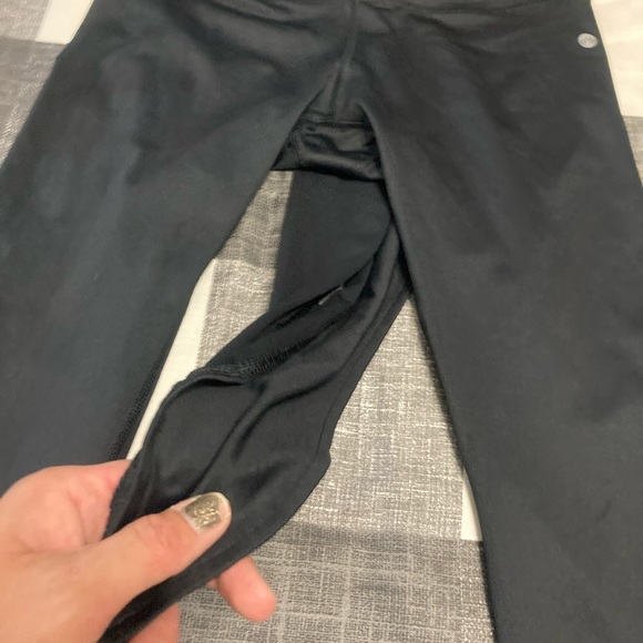 Woman’s Apana quarter length tie front yoga pants size small - Picture 13 of 14